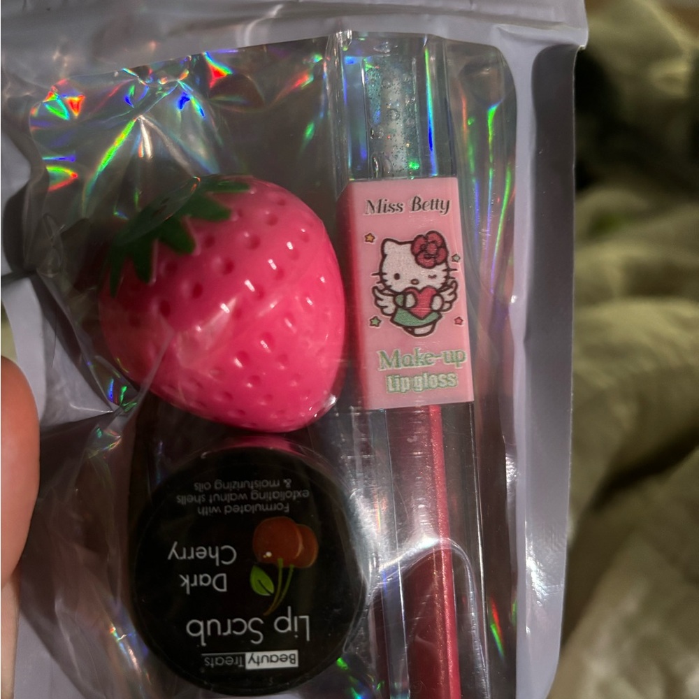 Miss Betty Lip Gloss and Beauty Treats Set